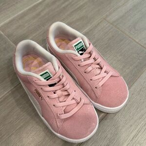 PUMA Kids Sneakers in Soft Pink